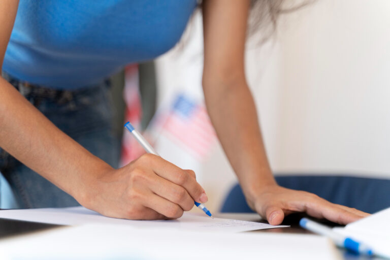 comisia electorală la vot